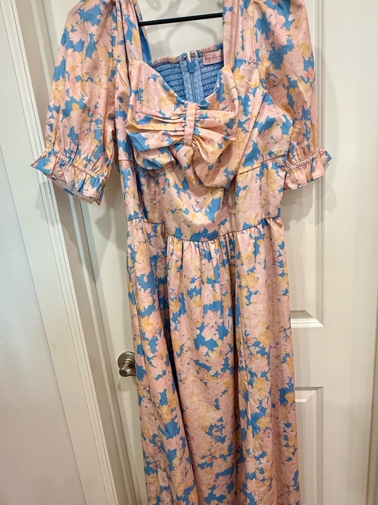 Ivy City Co Dresses & Skirts - Ivy City Co Pink and Blue Floral Midi Dress with Bow